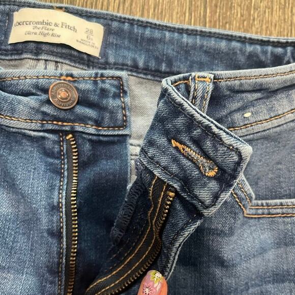 Abercrombie & Fitch The Flare Ultra High Rise Jenas Medium Wash Blue Size 28/6R - Picture 6 of 11